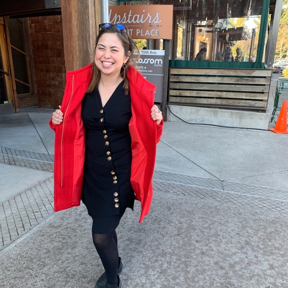 Meet your Posher, Alysia - Picture 2 of 2